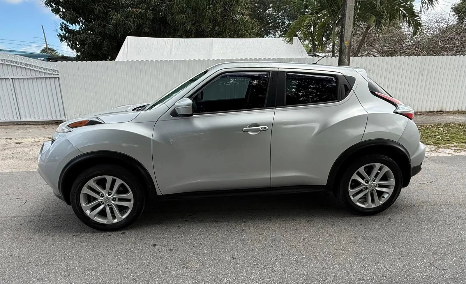 Used 2015 Nissan Juke S image 3