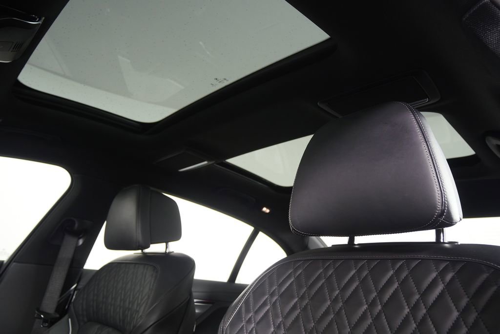 Used 2022 BMW 740i xDrive w/ M Sport Package image 12