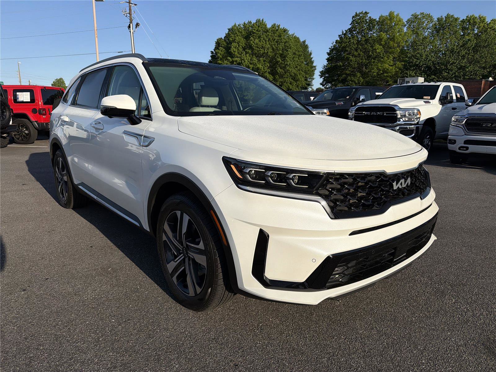 Used 2022 Kia Sorento SX Prestige w/ Panoramic Sunroof Package AWD/4WD image 3