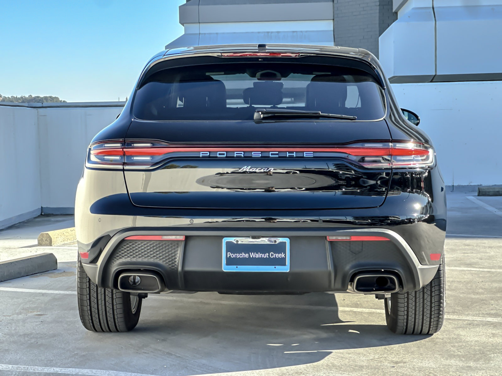 Used 2026 Porsche Macan AWD/4WD image 8