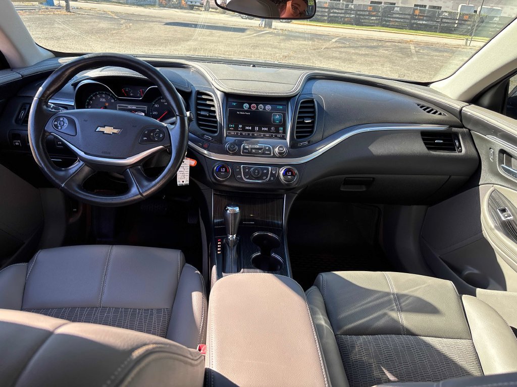 Used 2017 Chevrolet Impala LT FWD image 19