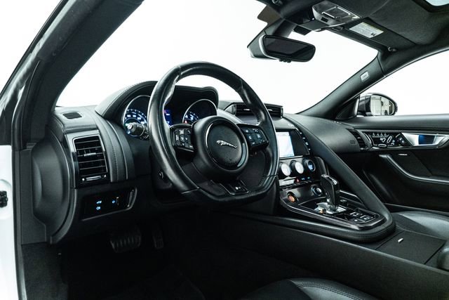 Used 2015 Jaguar F-TYPE R RWD image 23