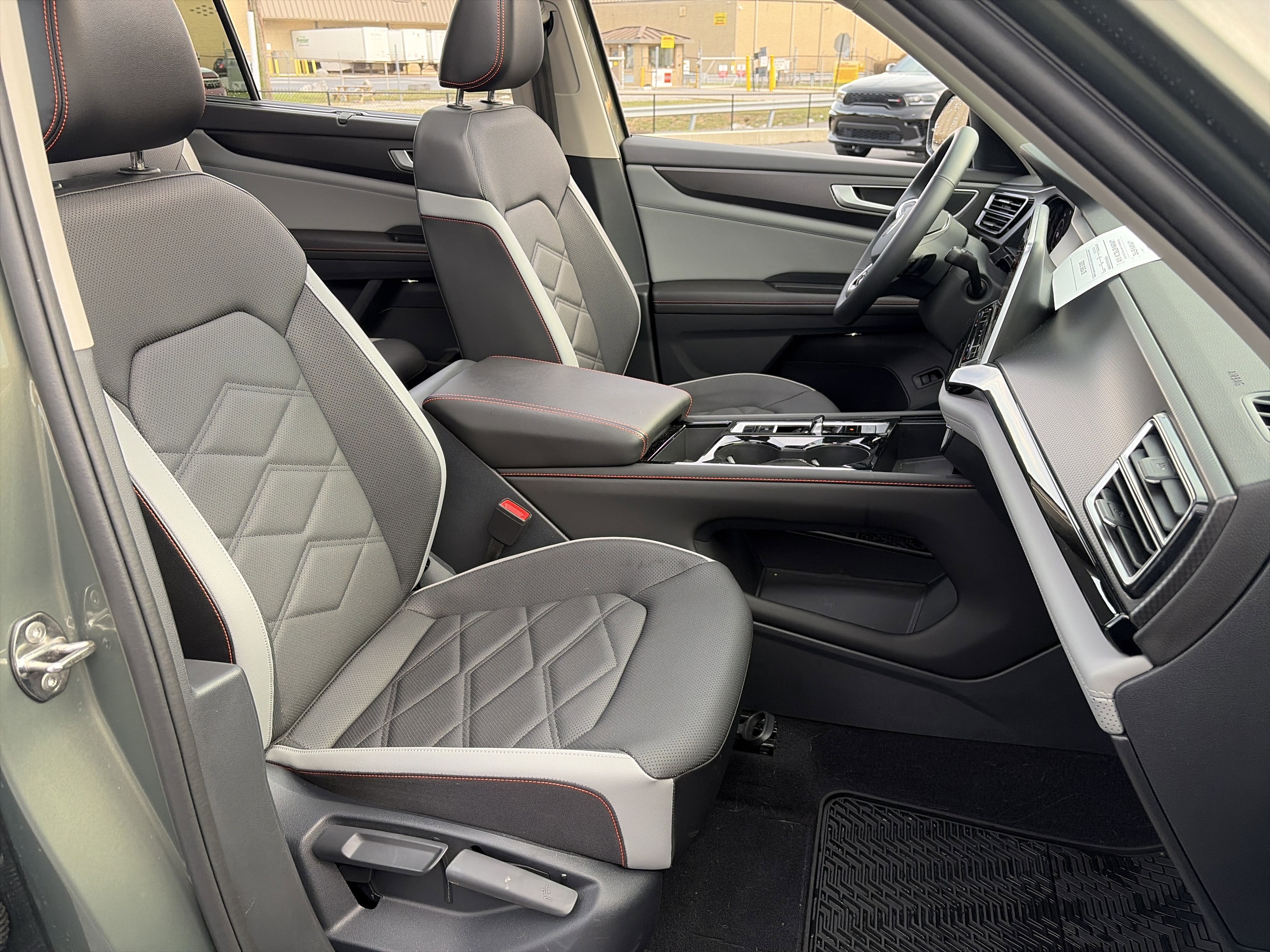 Used 2024 Volkswagen Atlas Peak Edition SE image 36