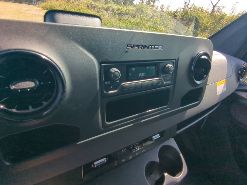 Used 2025 Mercedes-Benz Sprinter 2500 image 6