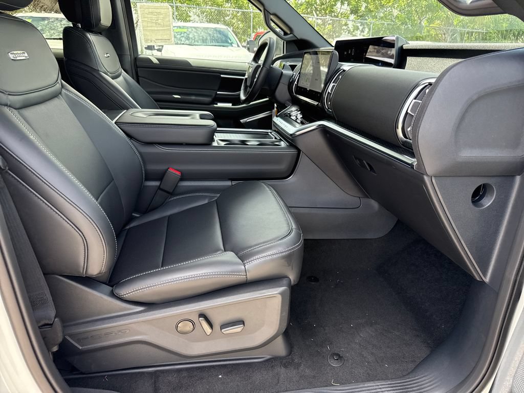 New 2027 Ford Expedition Platinum w/ Stealth Performance Package AWD/4WD image 23