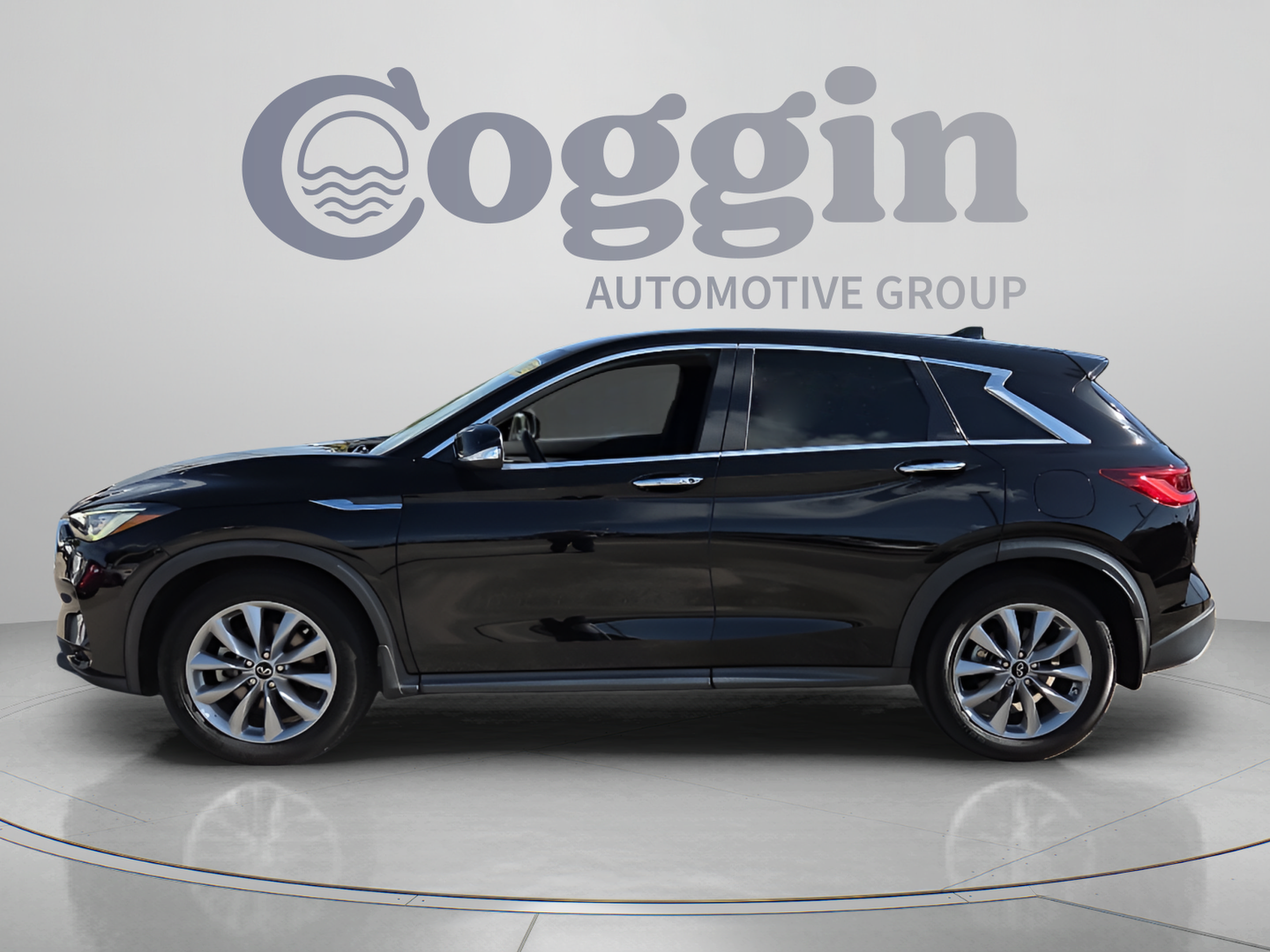 Used 2022 INFINITI QX50 Pure FWD image 2