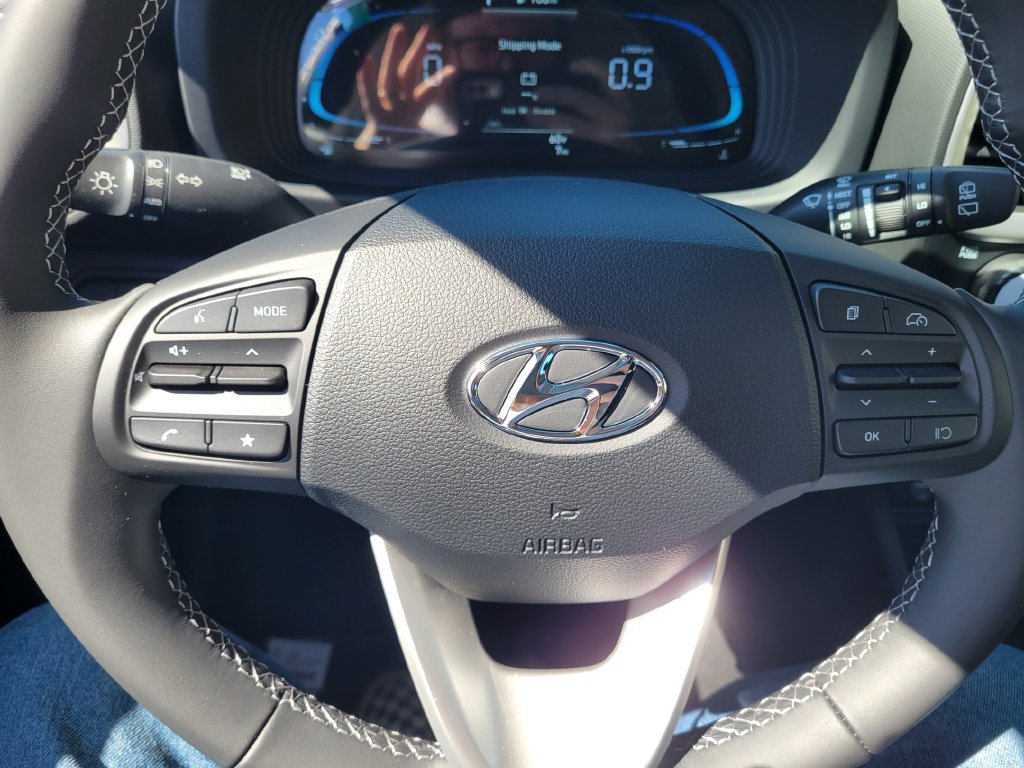 New 2026 Hyundai Venue SEL FWD image 17