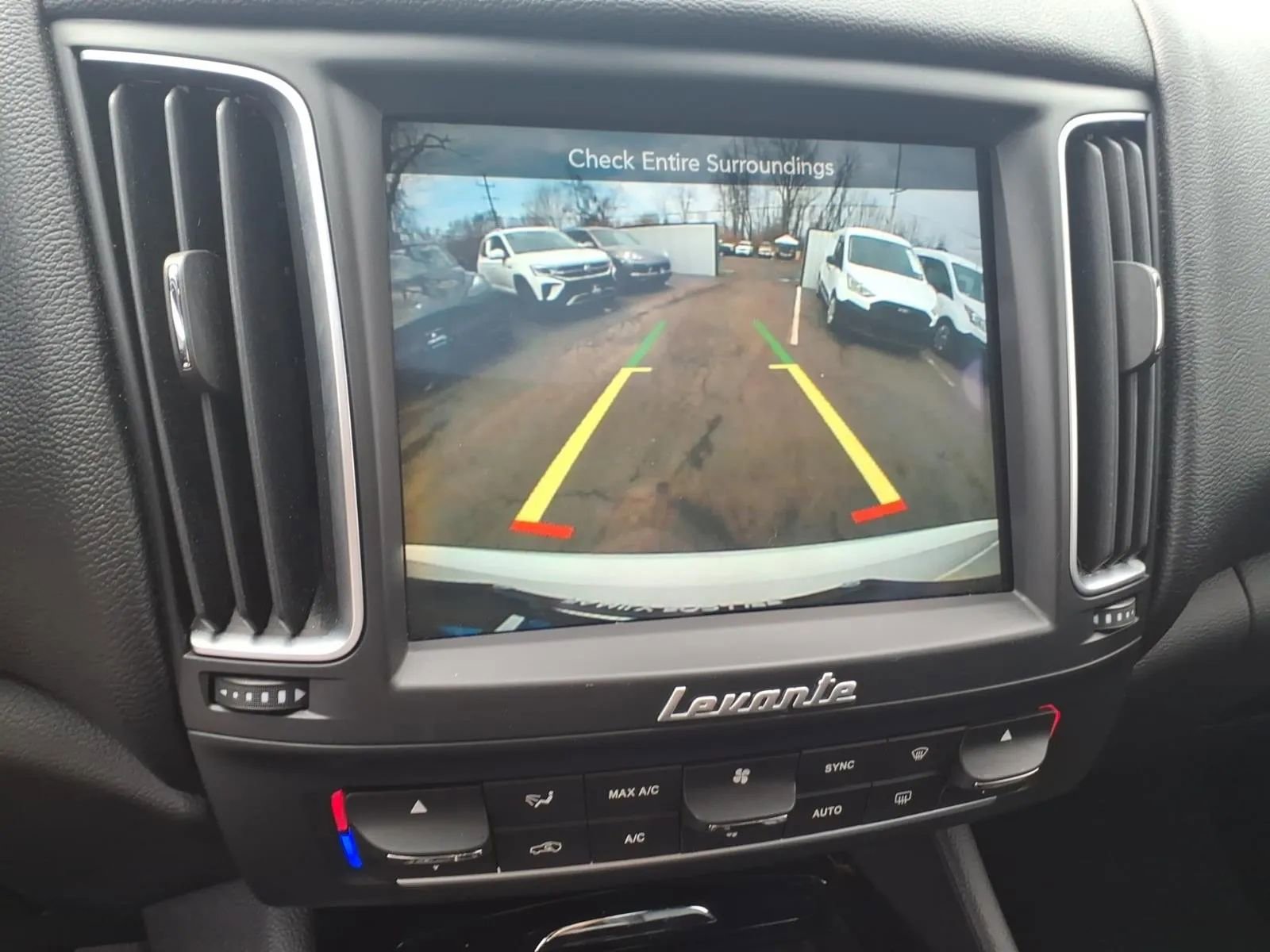 Used 2018 Maserati Levante image 30