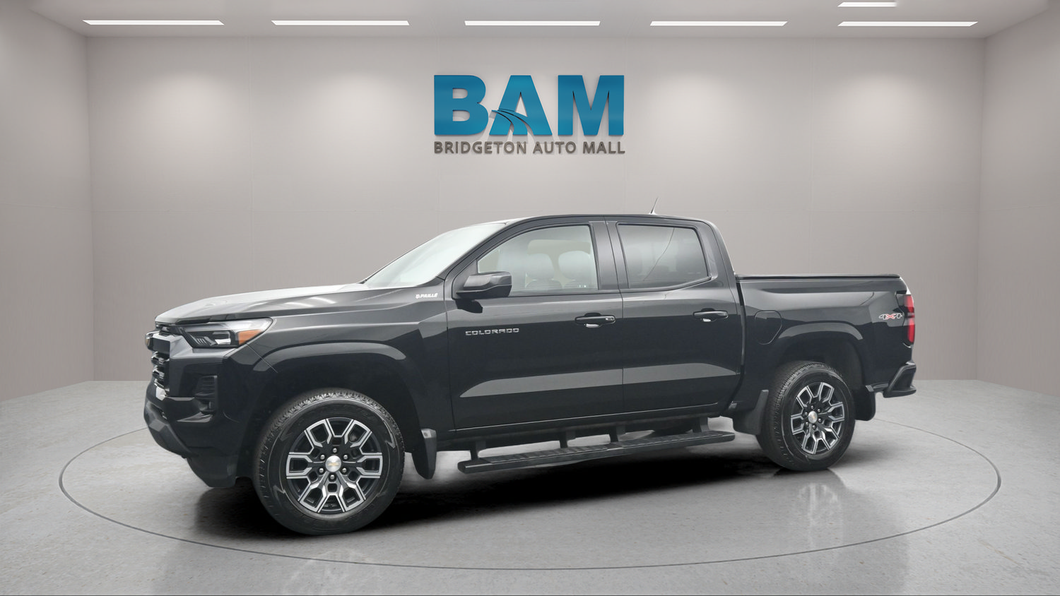 Used 2024 Chevrolet Colorado LT w/ LT Convenience Package III AWD/4WD image 3