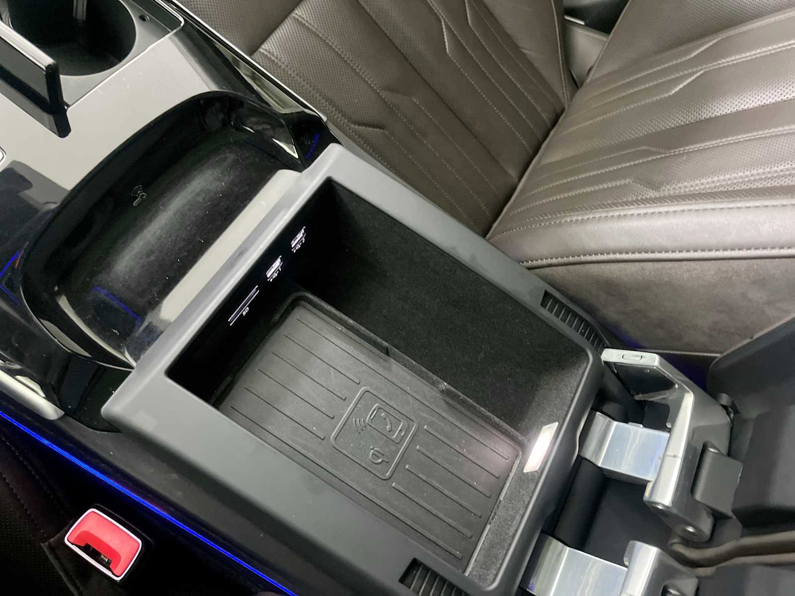 Used 2020 Audi A8 L 4.0T w/ Executive Package image 23