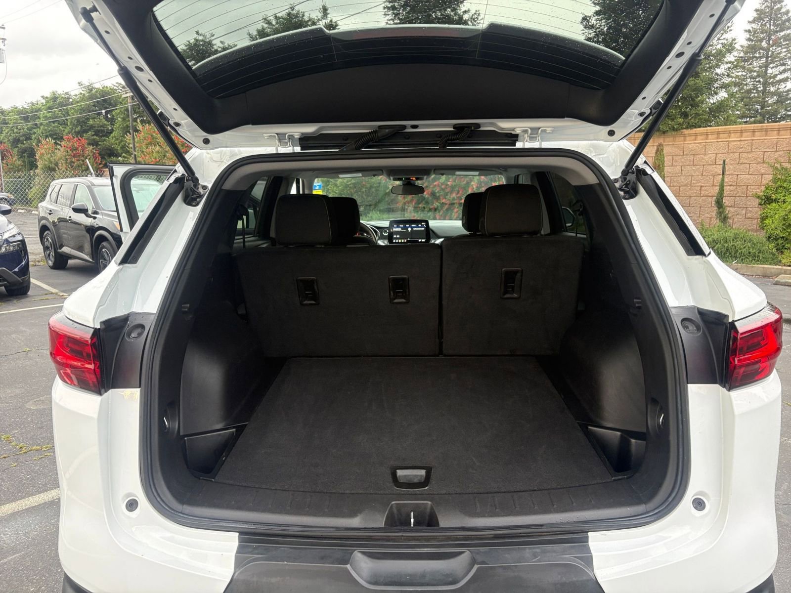 Used 2025 Chevrolet Blazer LT image 33