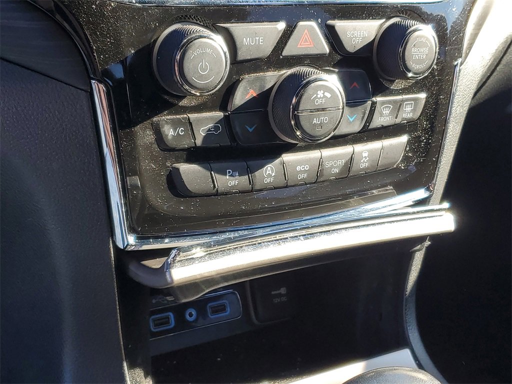 Used 2021 Jeep Grand Cherokee Laredo X image 18