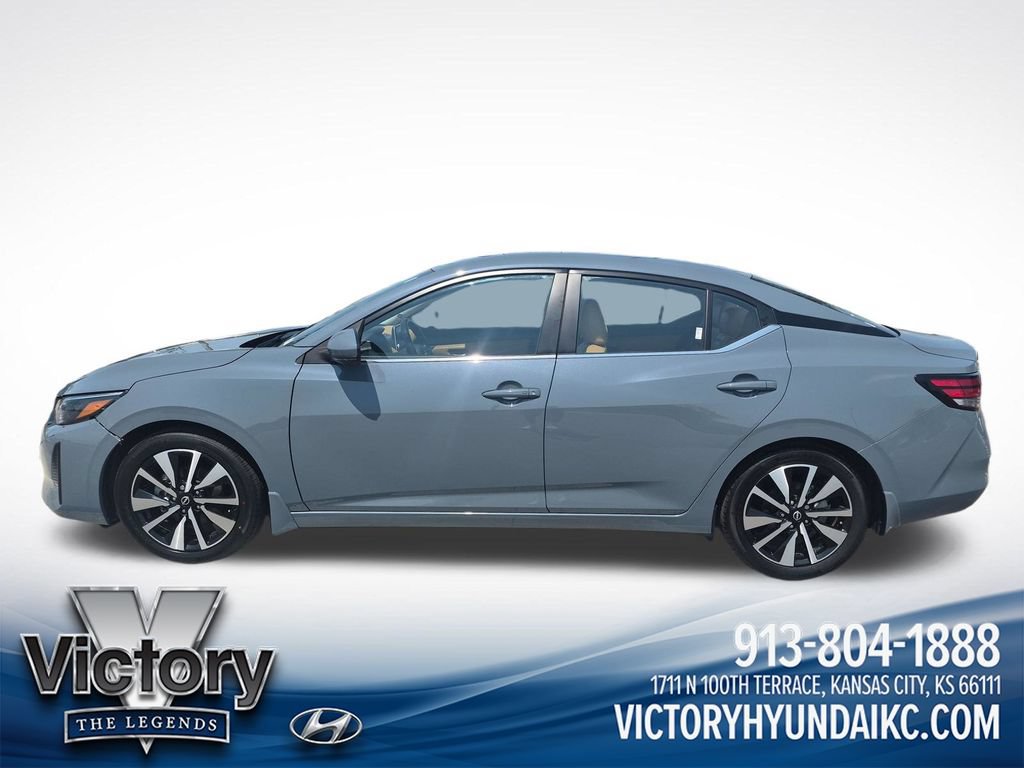 Used 2025 Nissan Sentra SV w/ SV Premium Package FWD image 2