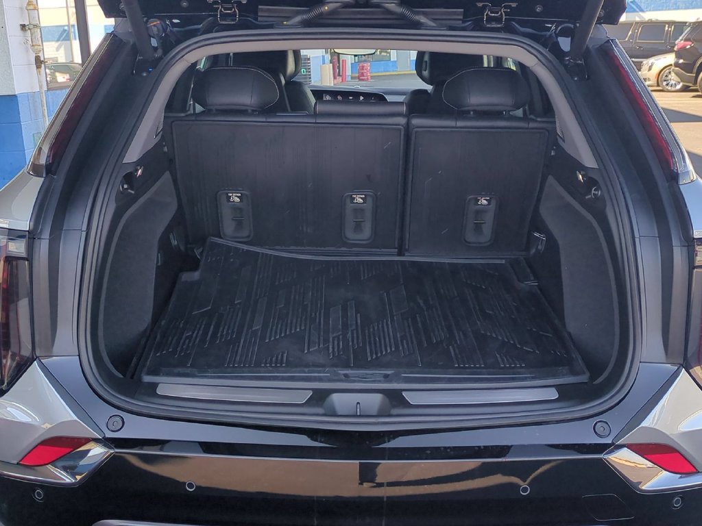 Certified 2026 Cadillac Optiq Sport 2 w/ LPO, Floor Liner Package RWD image 32