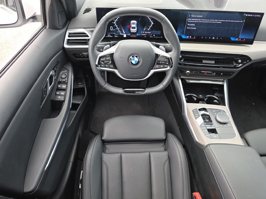 Used 2025 BMW 330i xDrive Sedan AWD/4WD image 2