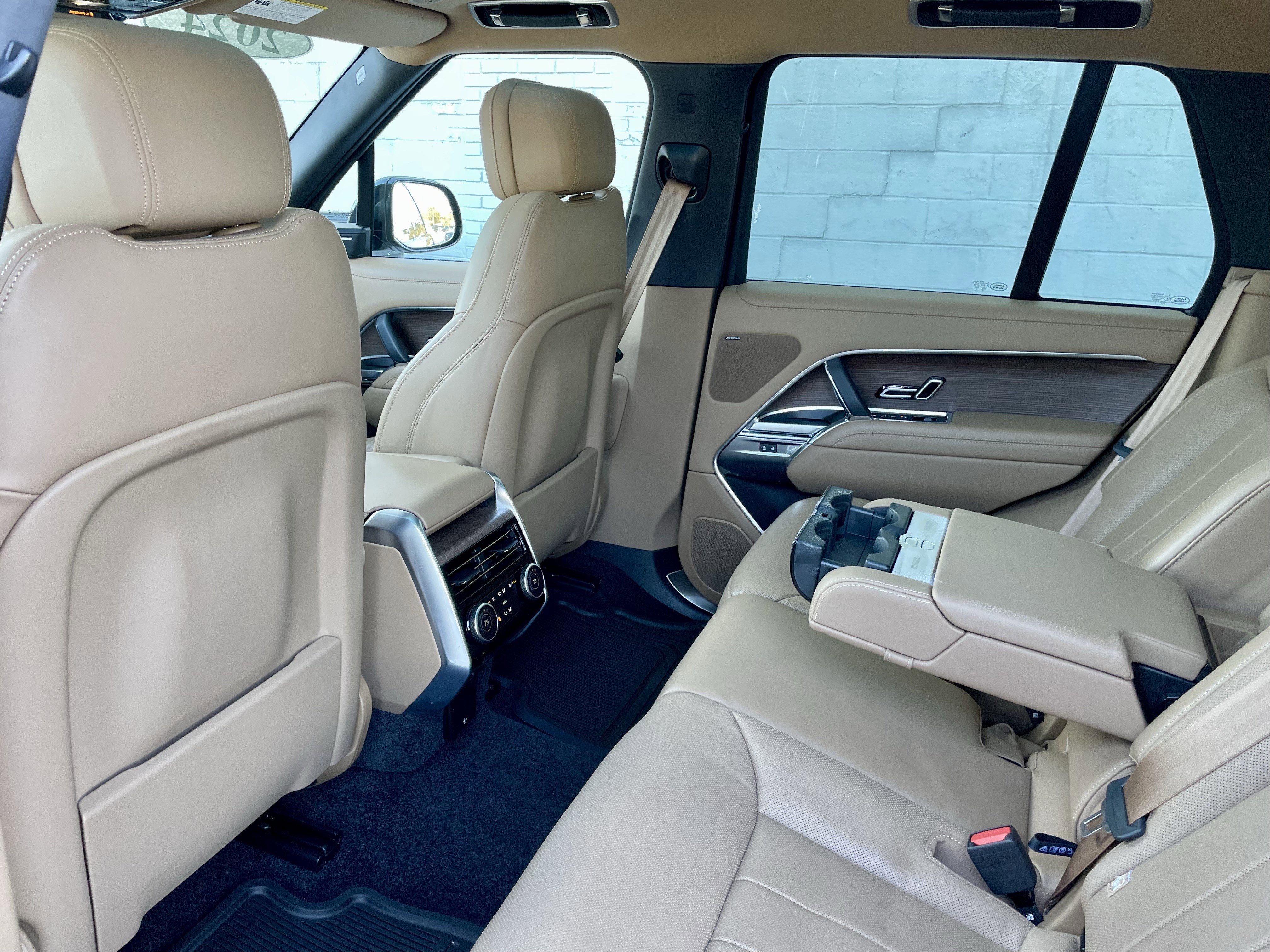 Used 2024 Land Rover Range Rover SE image 30