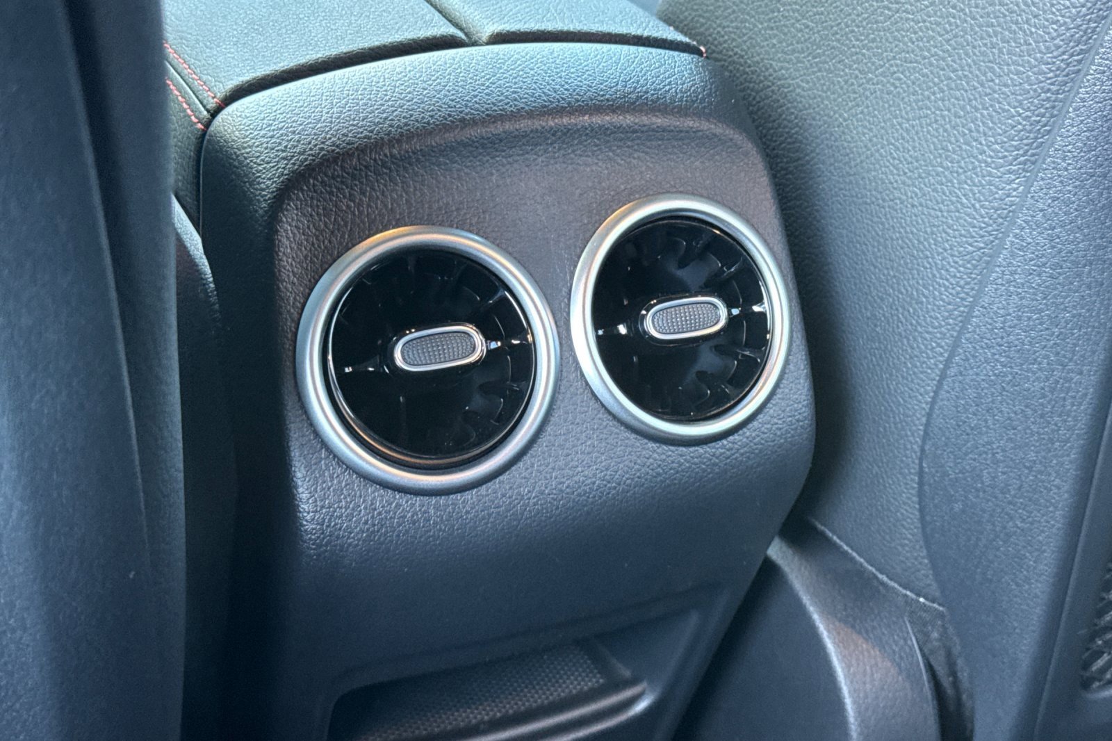 Used 2024 Mercedes-Benz EQB 300 4MATIC image 15