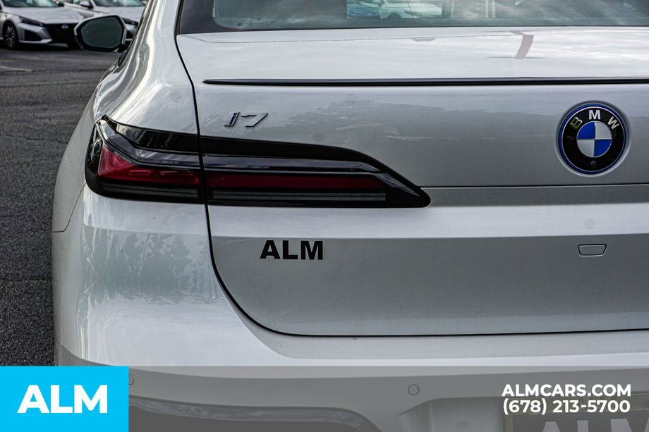 Used 2025 BMW i7 eDrive50 w/ M Sport Package image 15