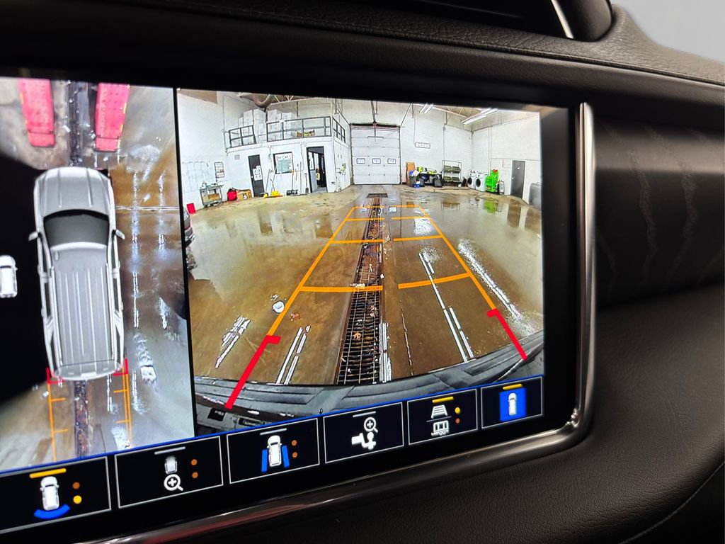 Used 2024 GMC Yukon XL Denali image 35