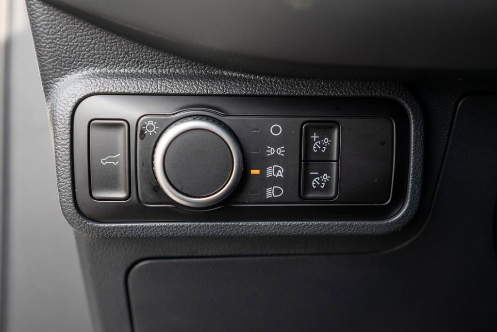 Used 2025 Ford Explorer Active image 19