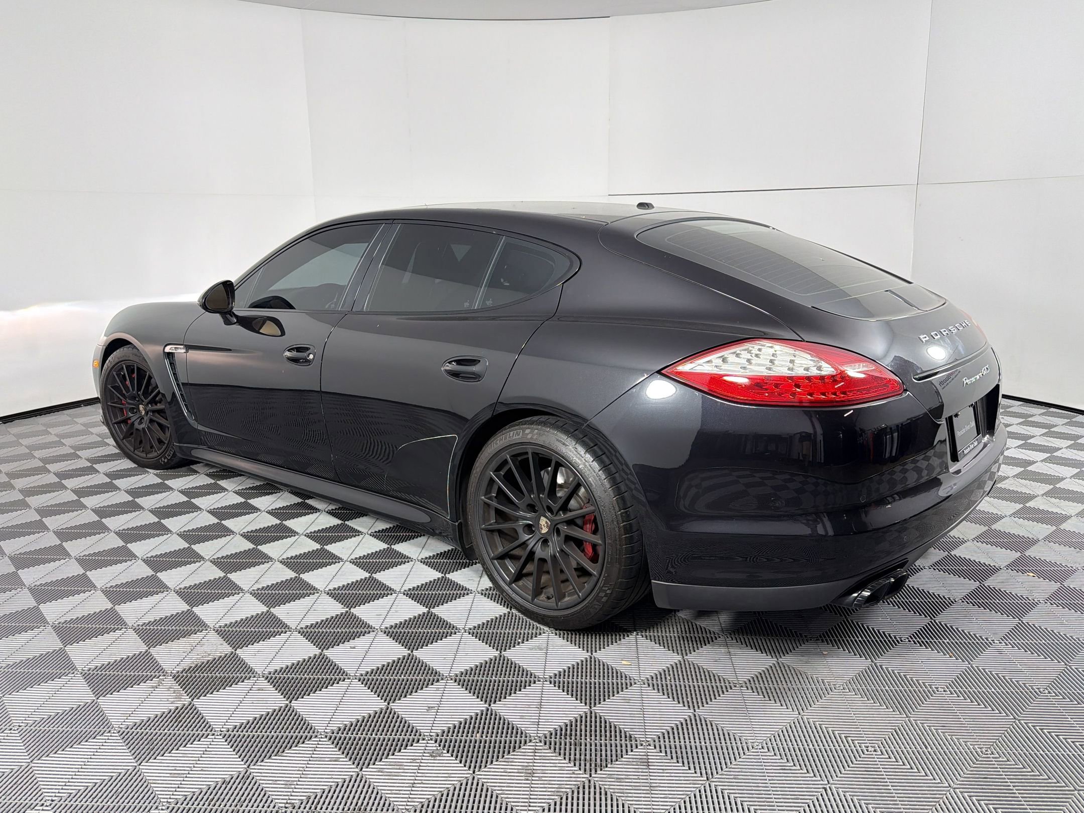 Used 2013 Porsche Panamera GTS image 3
