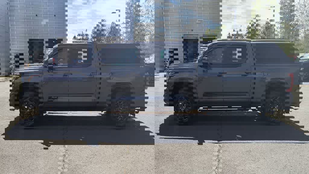 Used 2024 Toyota Tundra Platinum image 5