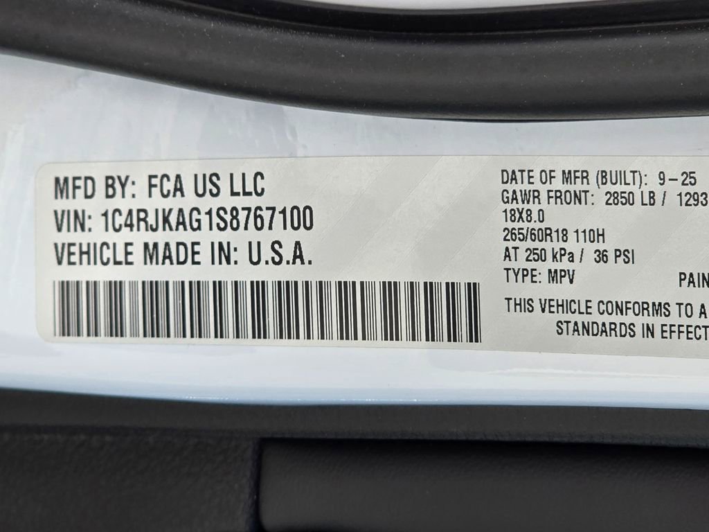 Used 2025 Jeep Grand Cherokee L Laredo image 23