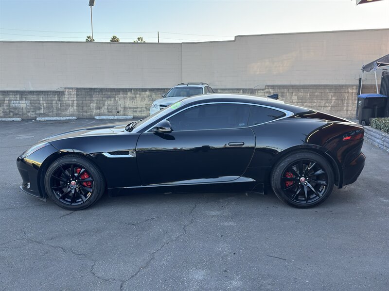 Used 2018 Jaguar F-TYPE Coupe RWD image 9