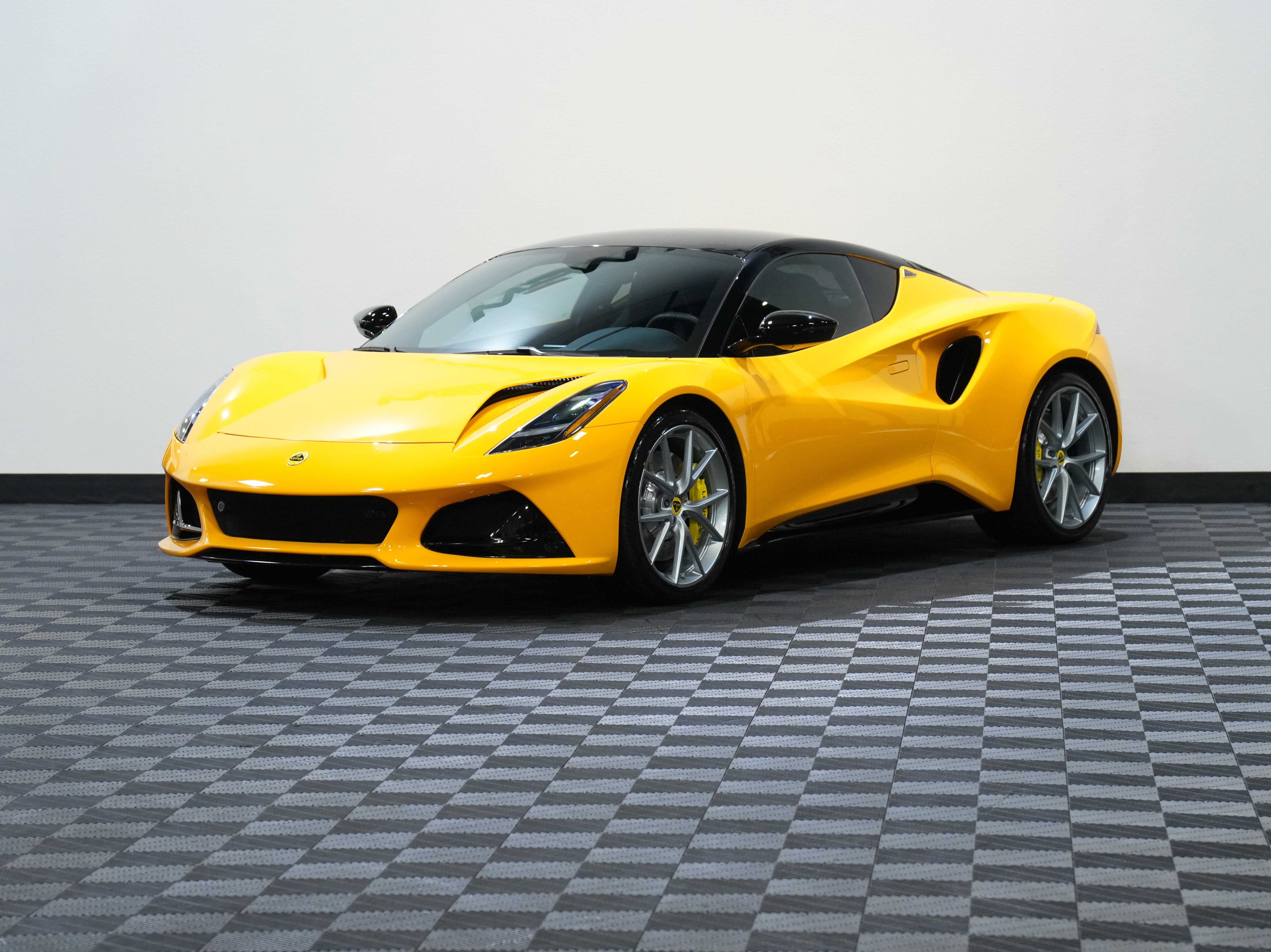 Used 2024 Lotus Emira First Edition image 3