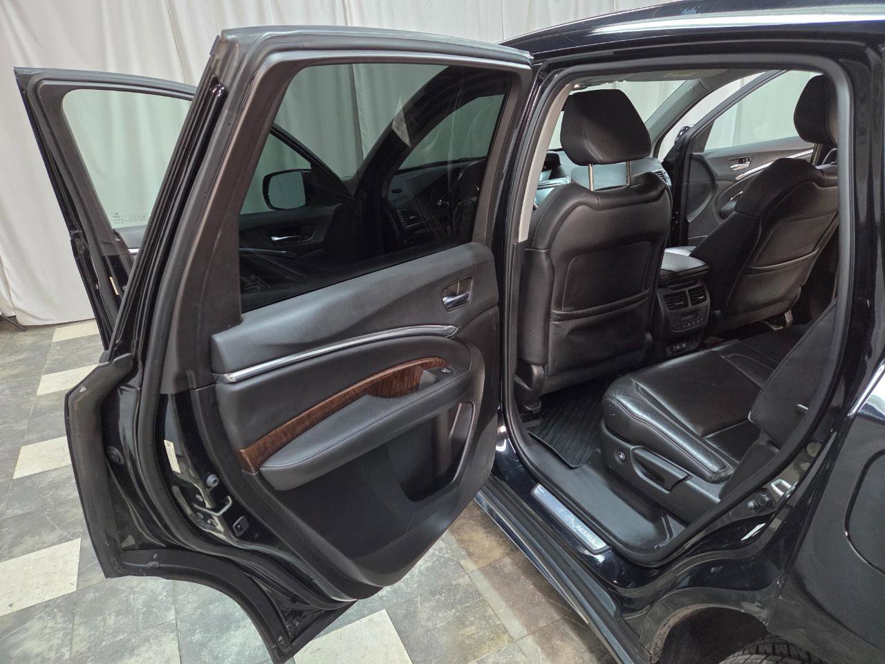 Used 2017 Acura MDX SH-AWD 4D SUV image 11