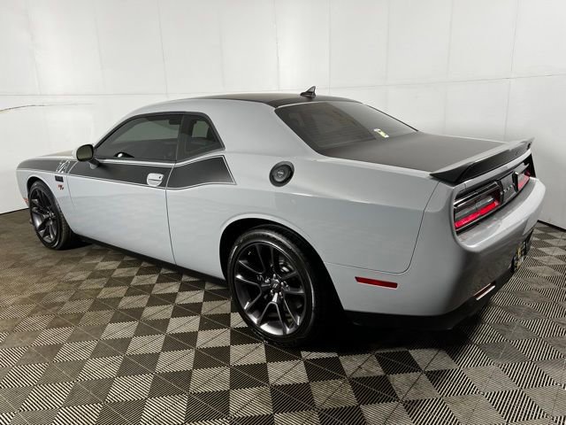Used 2022 Dodge Challenger R/T w/ T/A Package image 3
