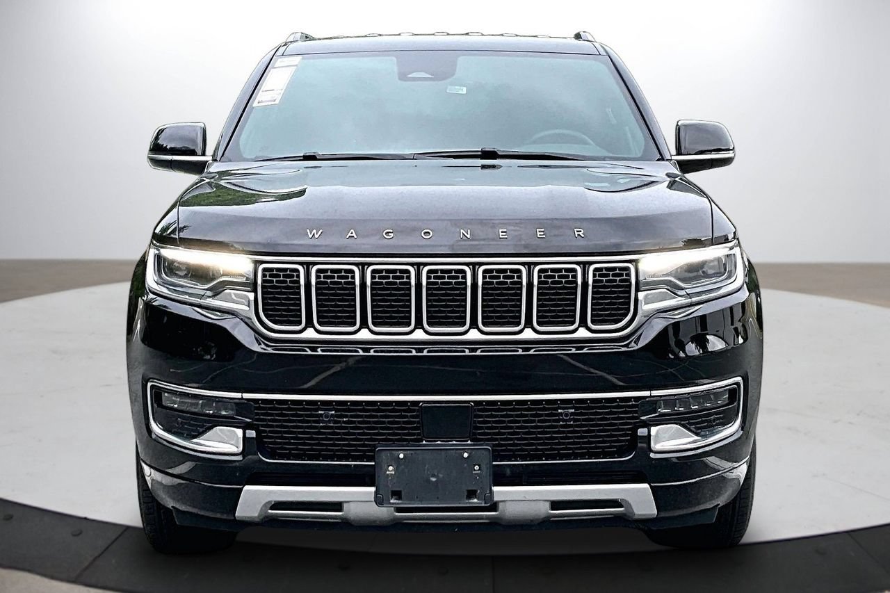 Certified 2024 Jeep Wagoneer L Series II AWD/4WD image 3