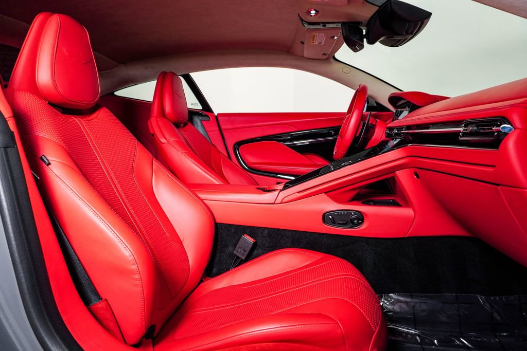 Used 2024 Aston Martin DB12 Coupe image 18