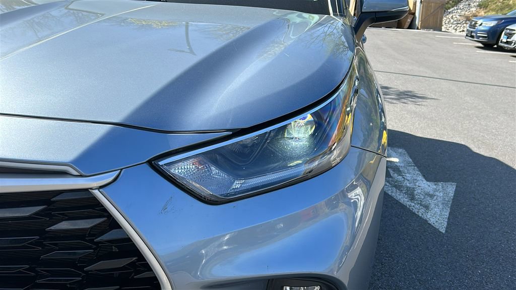 Used 2021 Toyota Highlander XLE AWD/4WD image 8