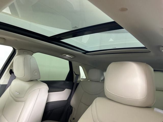 Used 2025 Cadillac XT5 Premium Luxury AWD/4WD image 12