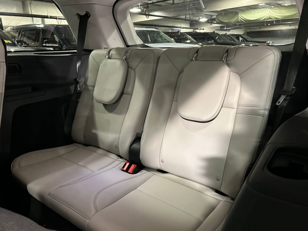 Used 2026 Lincoln Aviator AWD image 30