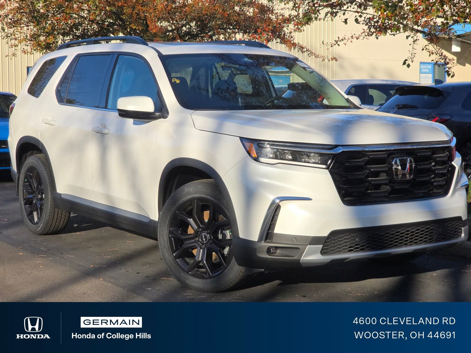 New 2025 Honda Pilot Touring image 2