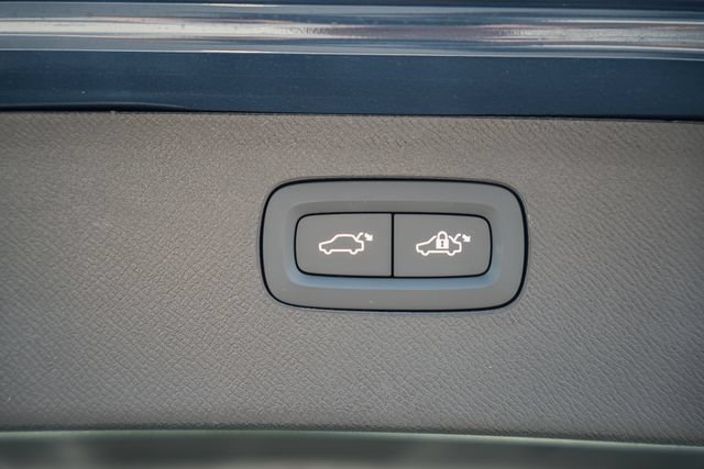 Used 2025 Volvo XC90 T8 Ultra w/ Protection Package Premier AWD/4WD image 11
