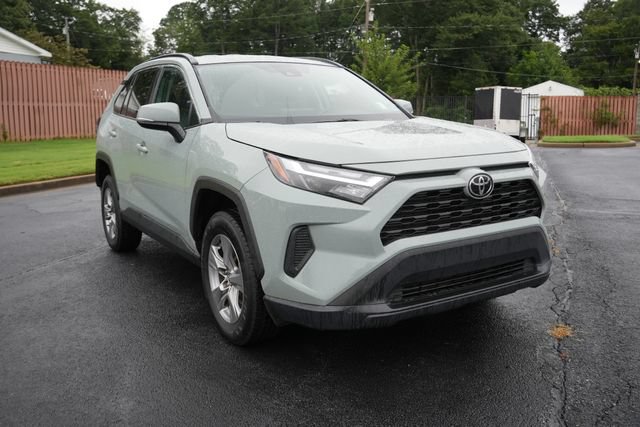 Used 2022 Toyota RAV4 XLE FWD image 1