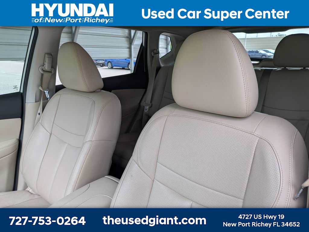 Used 2019 Nissan Rogue SL w/ Premium Package FWD image 7