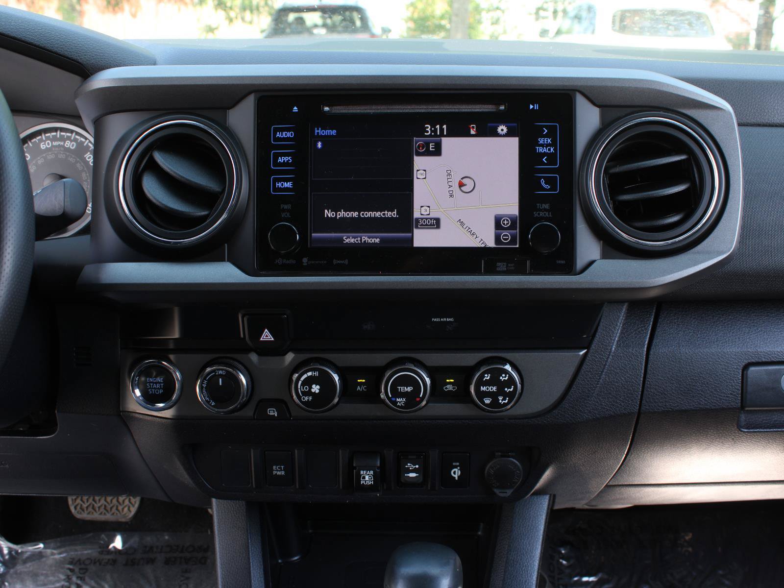 Used 2019 Toyota Tacoma TRD Off-Road AWD/4WD image 11
