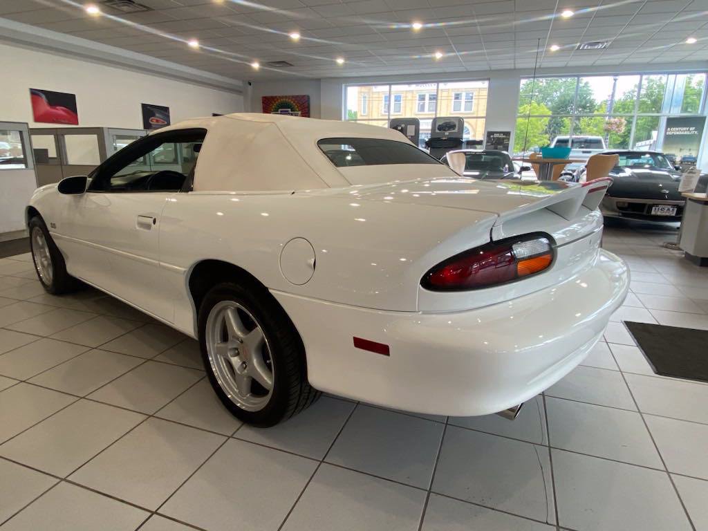 Used 1998 Chevrolet Camaro Z28 w/ SS Performance/Appearance Pkg RWD image 7