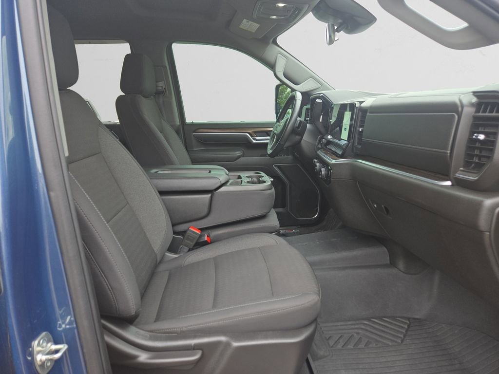 Used 2025 Chevrolet Silverado 2500 LT AWD/4WD image 17