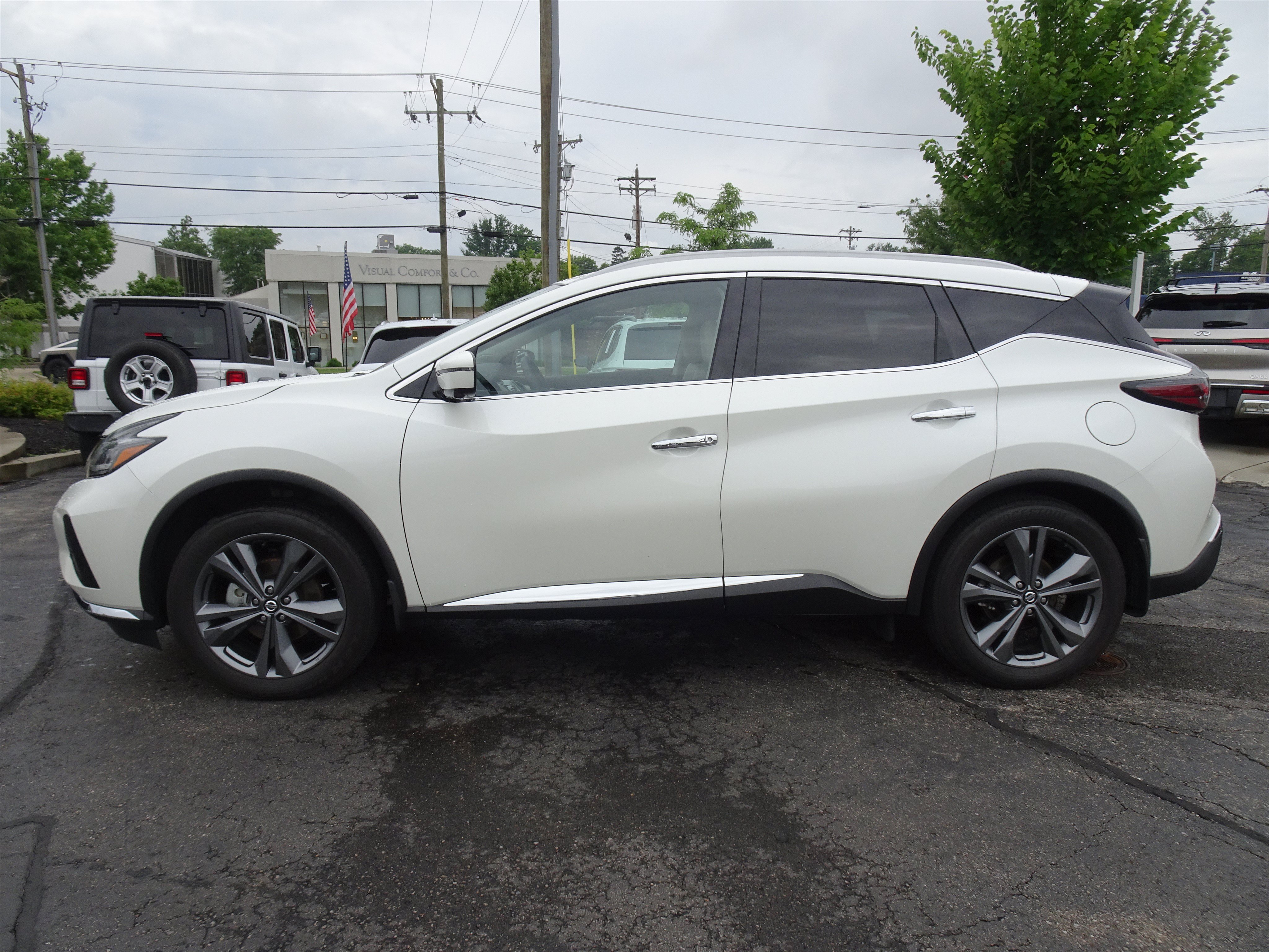 Used 2022 Nissan Murano Platinum w/ Cargo Package AWD/4WD image 2