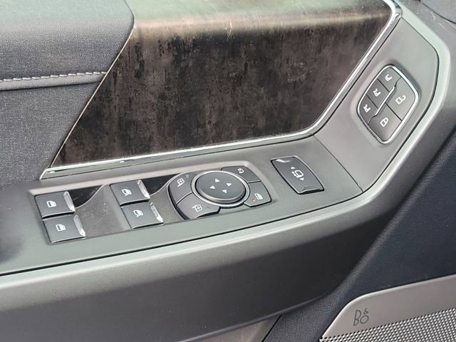 New 2026 Ford F250 Lariat w/ Black Appearance Package image 16