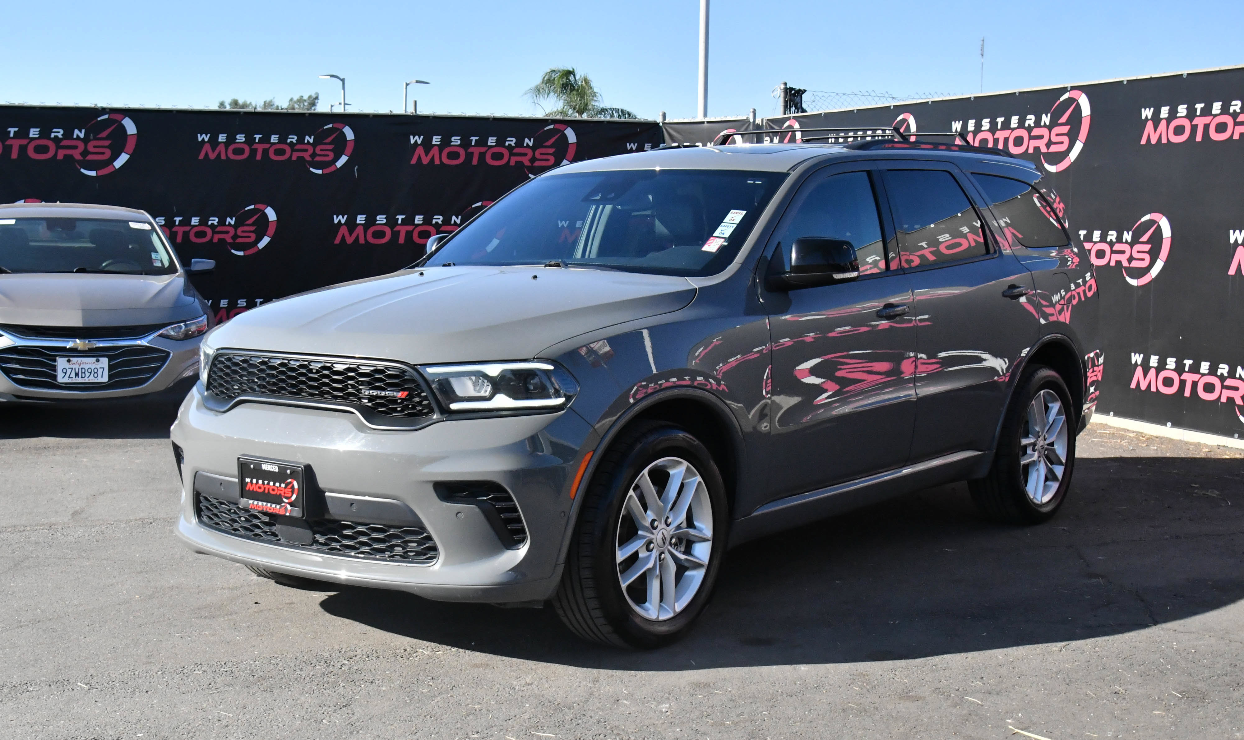 Used 2025 Dodge Durango GT AWD/4WD image 3