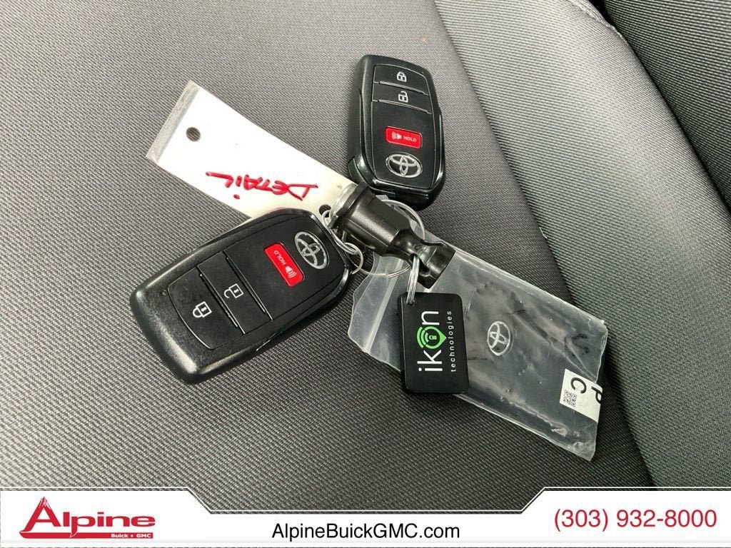 Used 2025 Toyota Tacoma SR5 AWD/4WD image 28
