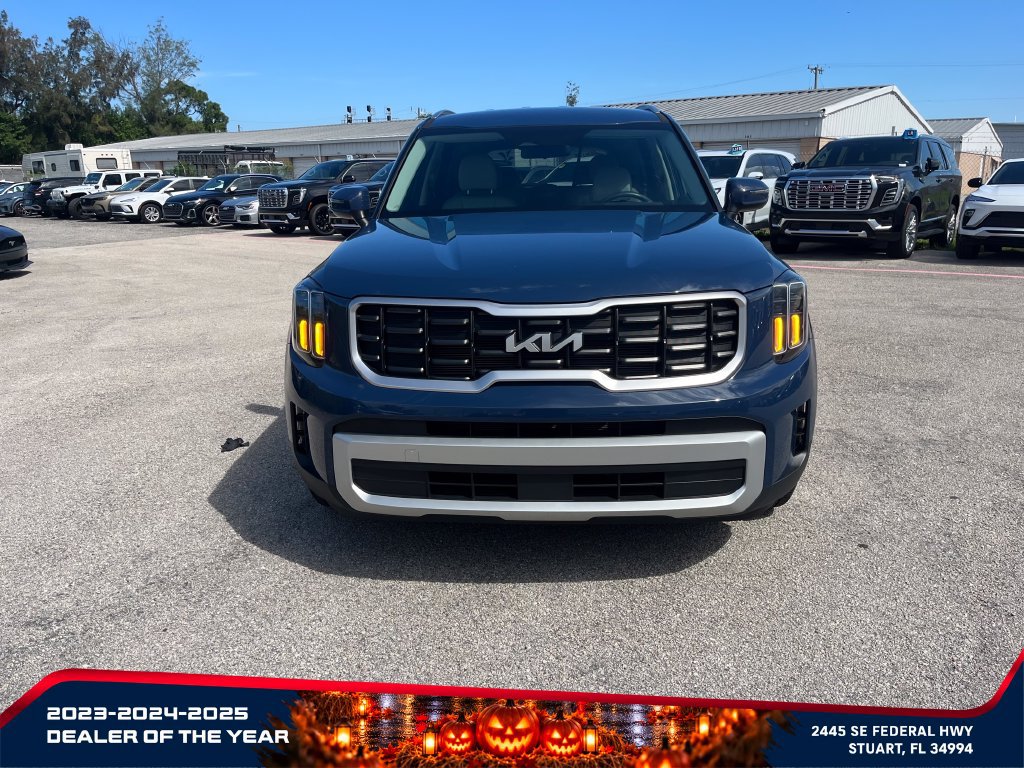 Used 2024 Kia Telluride S FWD image 2