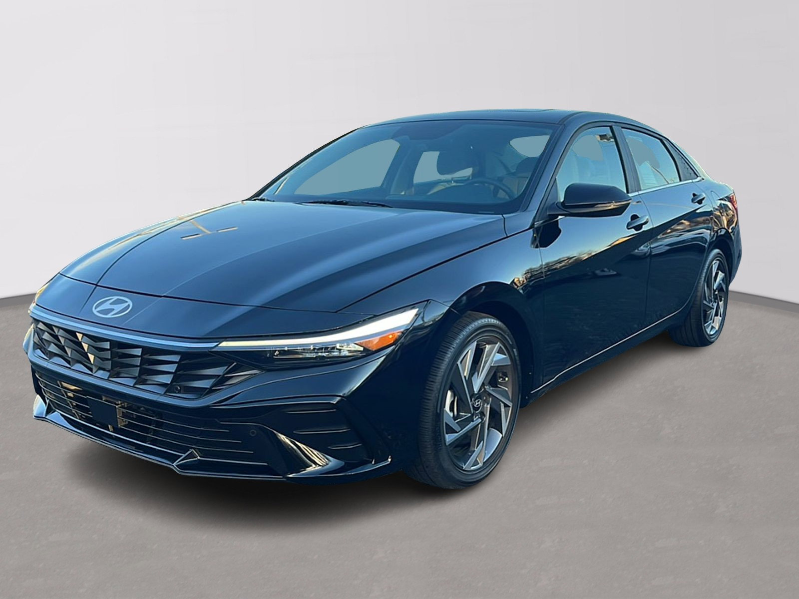 Certified 2024 Hyundai Elantra Limited image 3