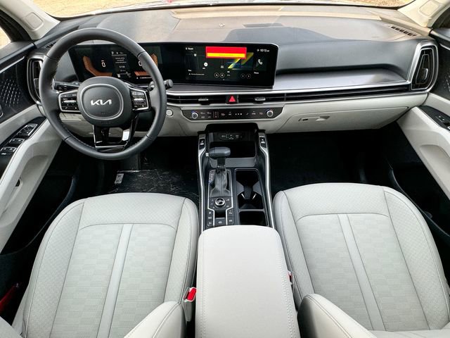 Used 2025 Kia Sorento S AWD/4WD image 25